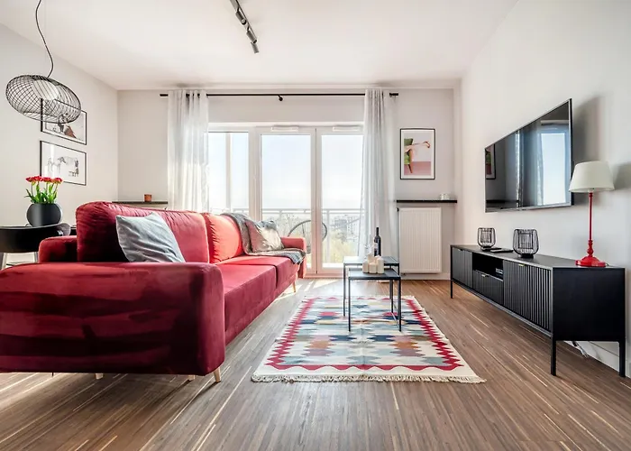 Apartment Manufaktura Business Suites: Urban Retreat With Parking And Nature Views