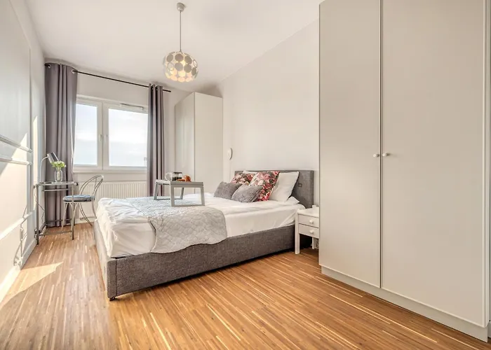 Manufaktura Business Suites: Urban Retreat With Parking And Nature Views *